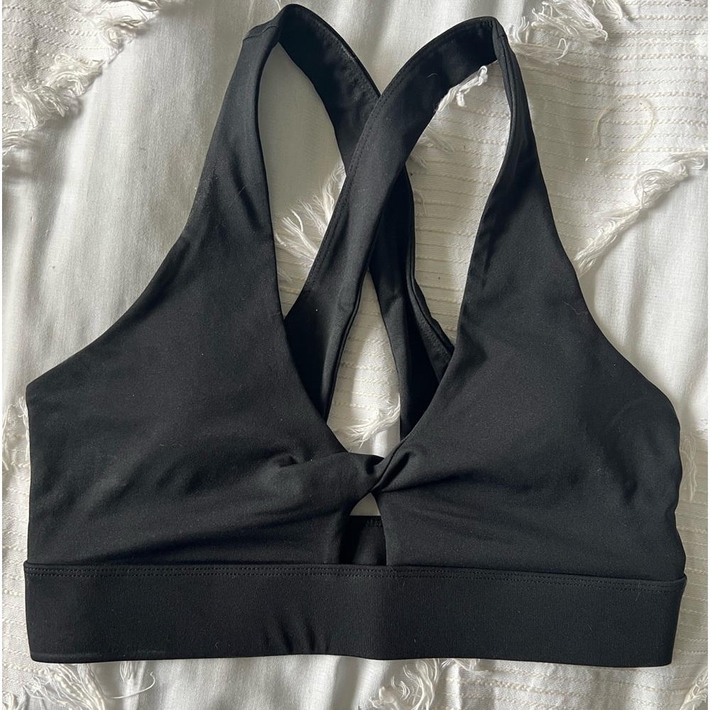 Fabletics oasis sports bra